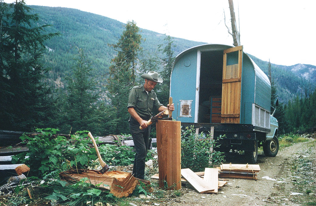 Ed Kania splitting cedar shakes